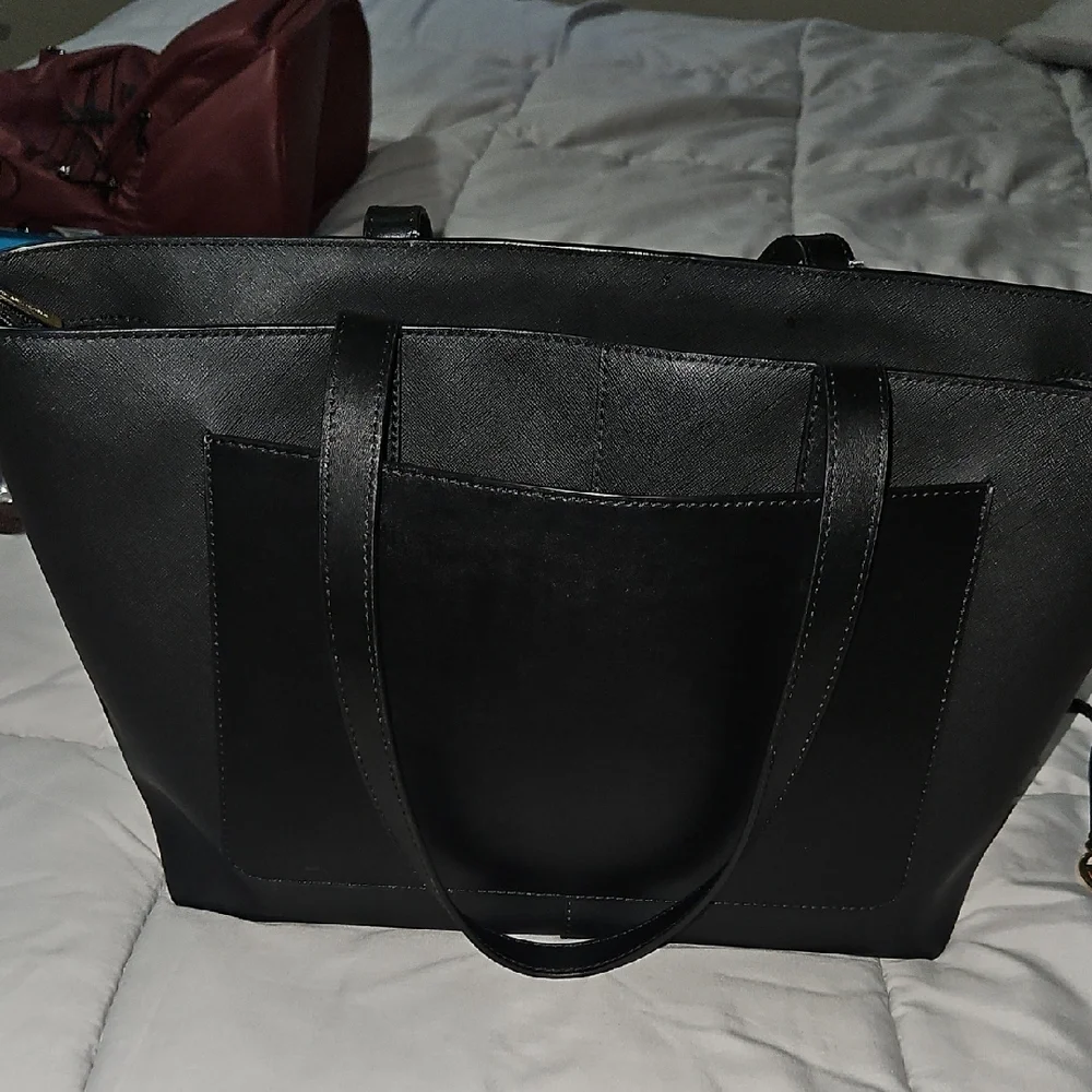 Michael KORS Balck Purse - Picture 4 of 13